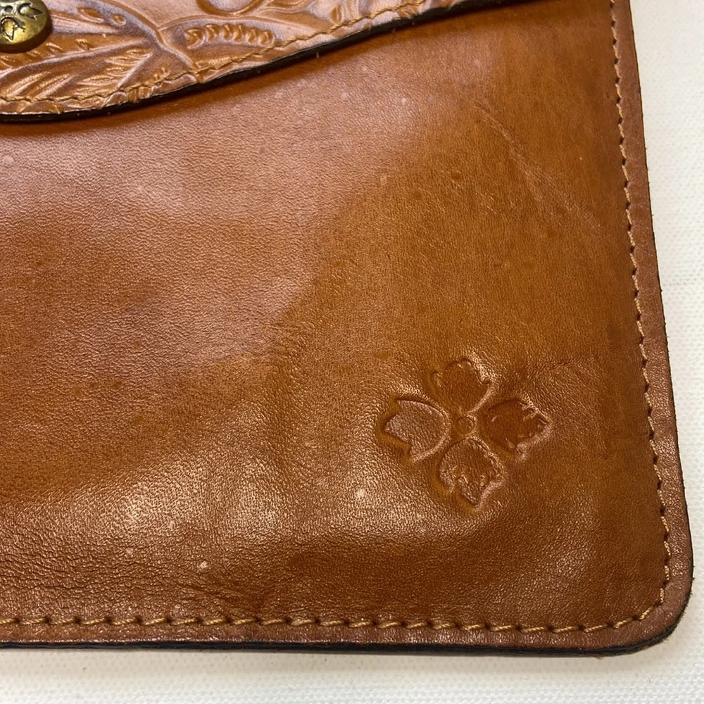 Patricia Nash Leather Clutch - Picture 3 of 13